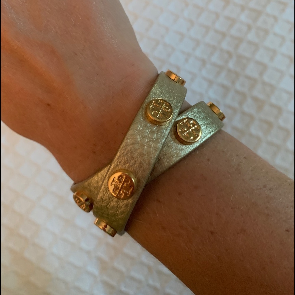 Double Wrap Logo Stud Bracelet